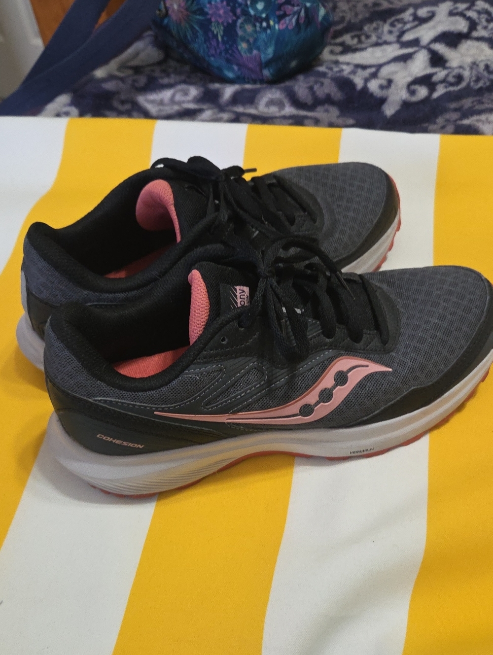 Saucony Cohesion Women’s Running Shoes Black Coral Athletic Sneakers 10